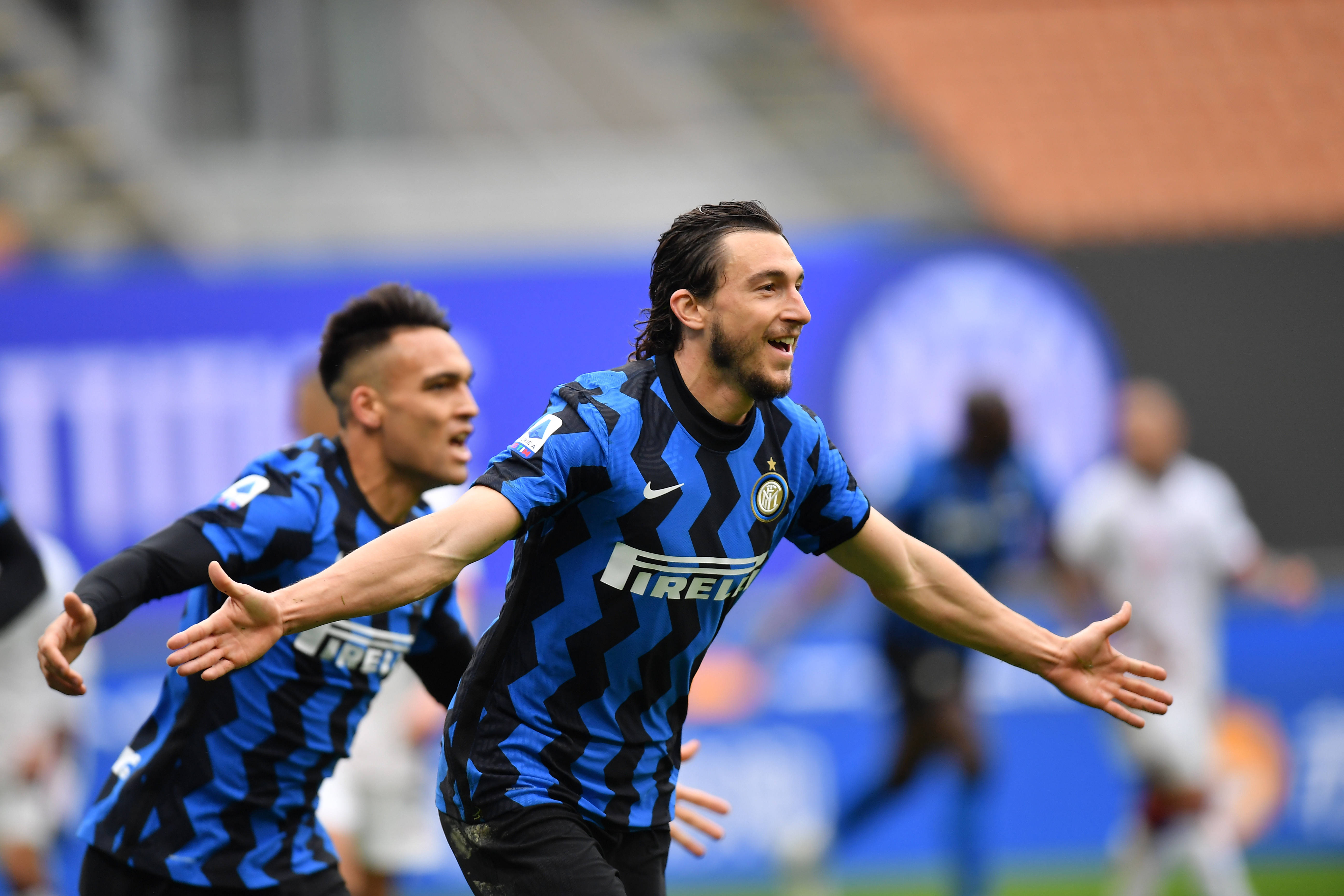 恩昆库转战意甲后表现低迷，转会费3700万欧元成“水漂”，难复巅峰状态。（恩昆库登陆意甲状态低迷，3700万欧转会费恐打水漂，难觅昔日巅峰）