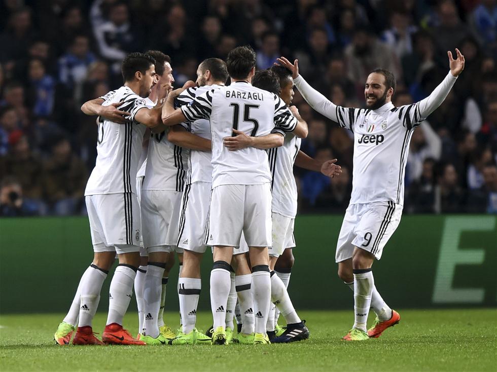 曼联旧将梅开二度：欧冠导演逆袭好戏，20场造17球太犀利（前曼联球员双响：欧冠上演逆袭好戏，20战制造17球火力爆表）