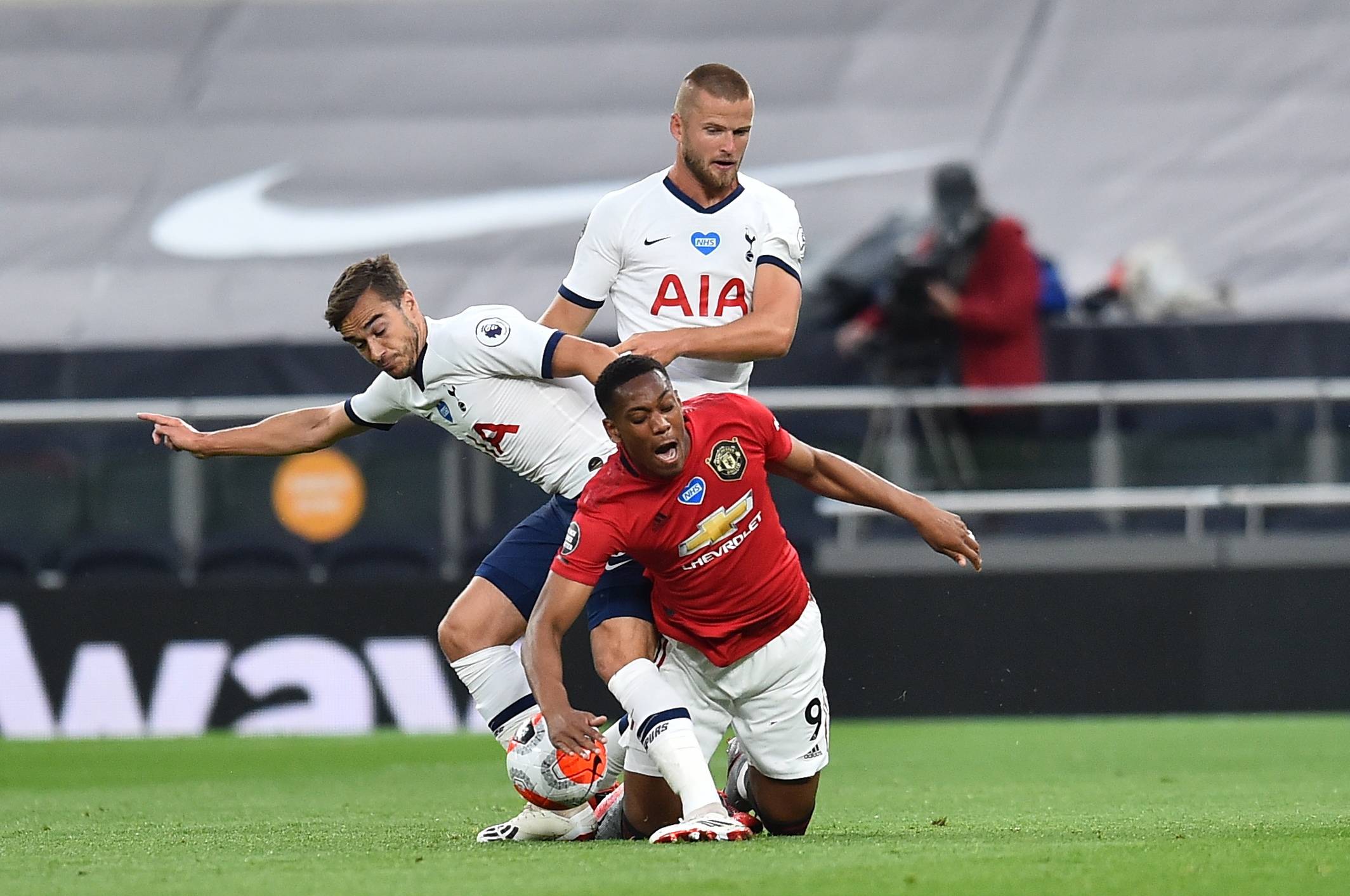 斯洛特：阿利松上周本周都有训练，布拉德利和维尔茨无法出战（斯洛特：阿利松已连续两周训练，布拉德利与维尔茨将缺席）