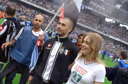 记者：今年是浙江队的过渡赛季，明年球队将重新组建