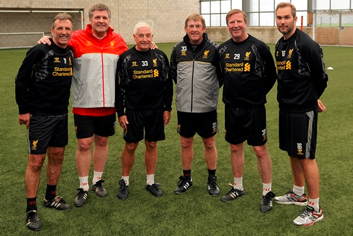 欧冠大神：鹏哥解球10连红 琛茹、小盼哥24中22（欧冠高手：鹏哥解球豪取10连红，琛茹与小盼哥24单命中22）