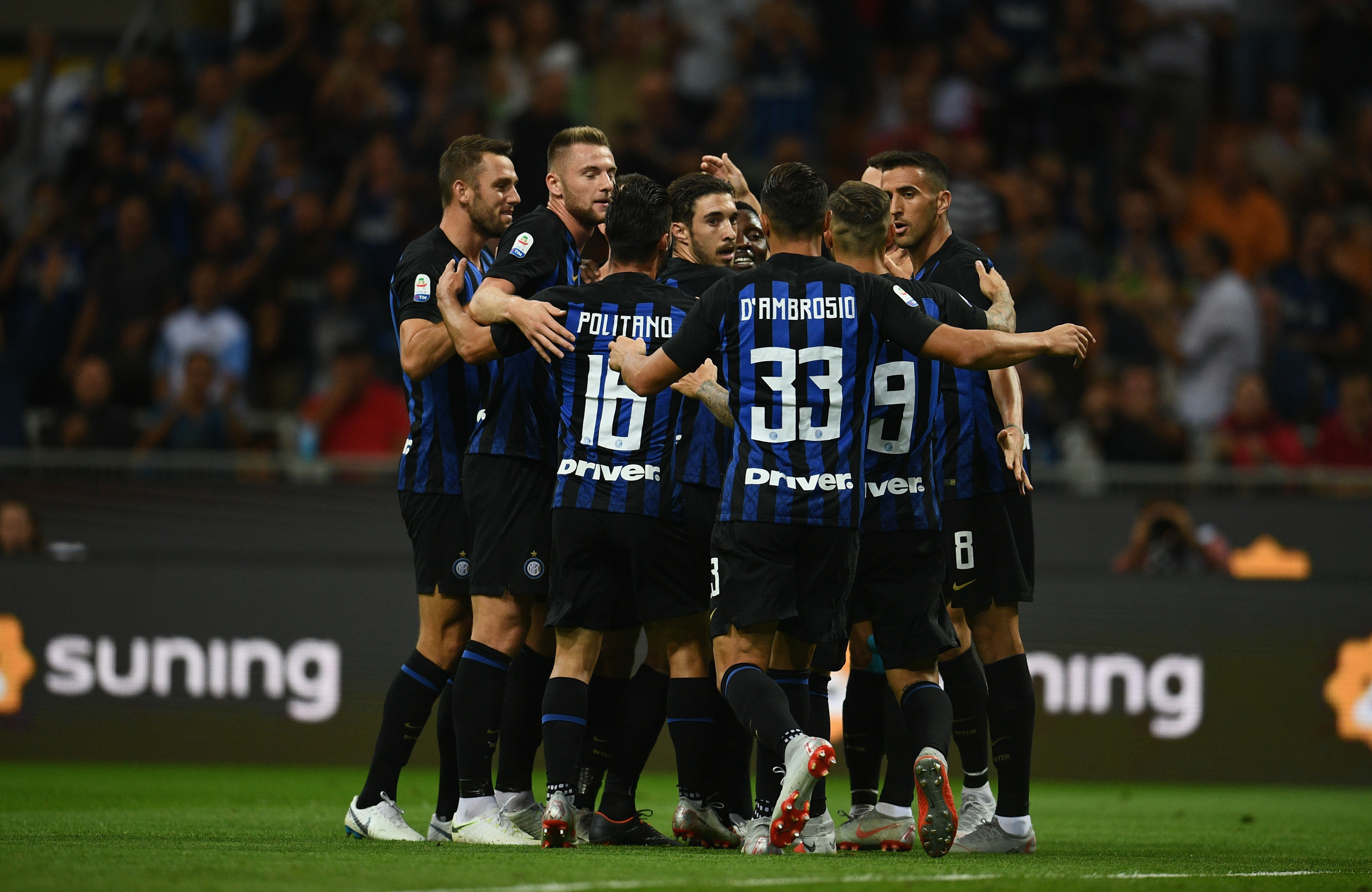 秦升：我不会八国语言，和那些老外就是自己说自己的（秦升：不会八国语言，跟老外交流就各说各话）