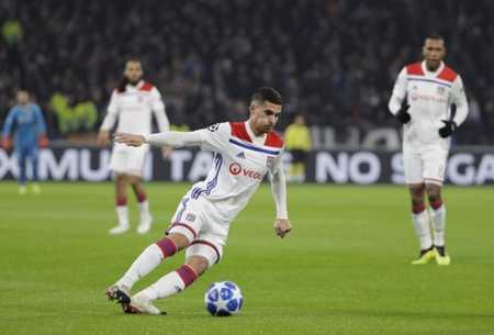 体坛：澳波助理教练正在与一家中超北方球队展开深度接触（体坛：澳波助教正与北方某中超球队深入接洽）