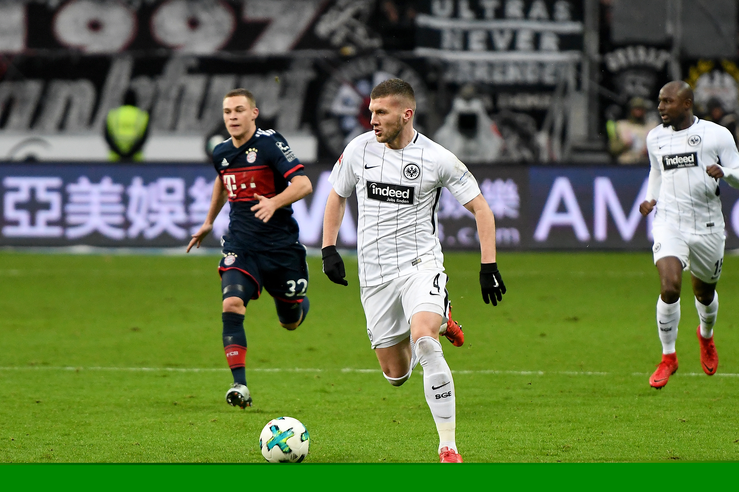 欧冠比赛战术分析：尤文图斯防守策略,（尤文图斯欧冠防守战术解读）