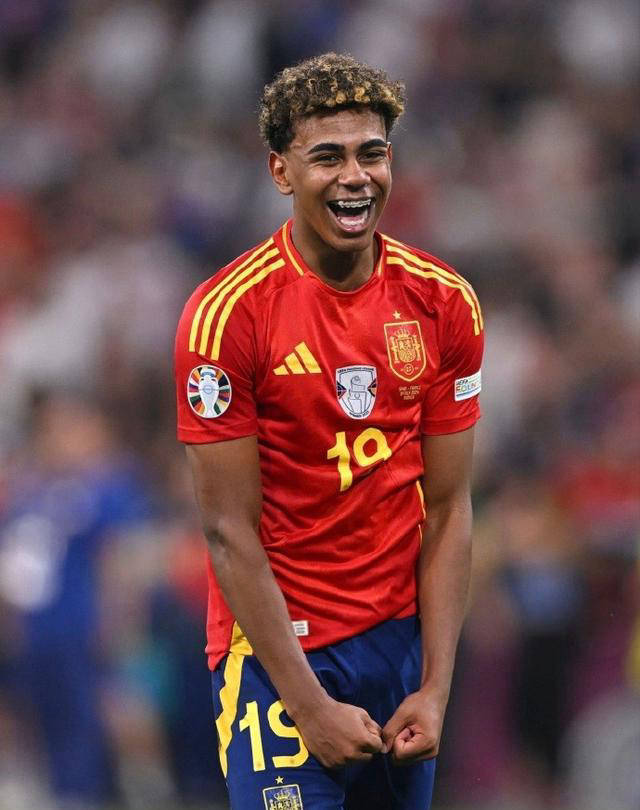 图片报：罗伊斯即将与洛杉矶银河续约至2027年底