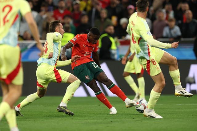 拉波尔塔：梅西回归不确定，但致敬计划已在路上