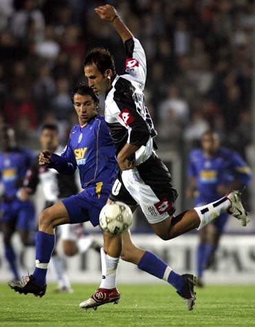 菲尔-琼斯谈马奎尔传中：我不知道他有这种能力，没在训练中见过（菲尔-琼斯评马奎尔传中：训练从未见过，没想到他还有这手）