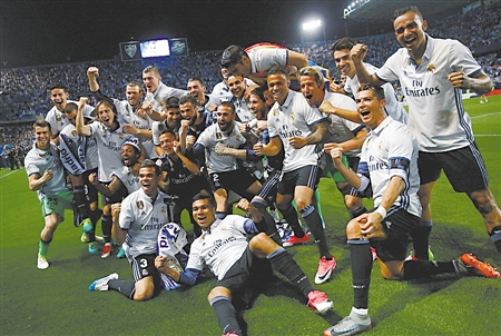 英超半场：两队合计零射正，琼斯远射中框，利兹联0-0利物浦