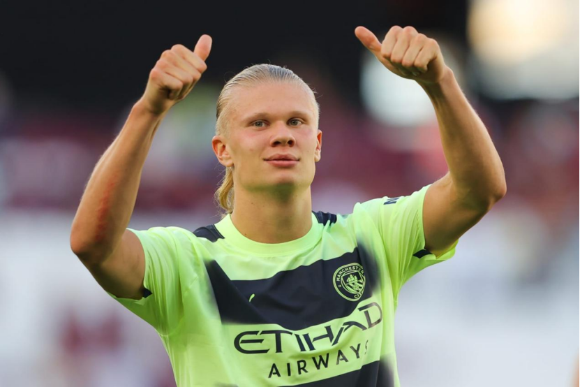 擅打硬仗！曼联对阵上半区球队豪取15分，位列英超球队之首（硬仗不手软：曼联对阵上半区豪取15分，高居英超第一）