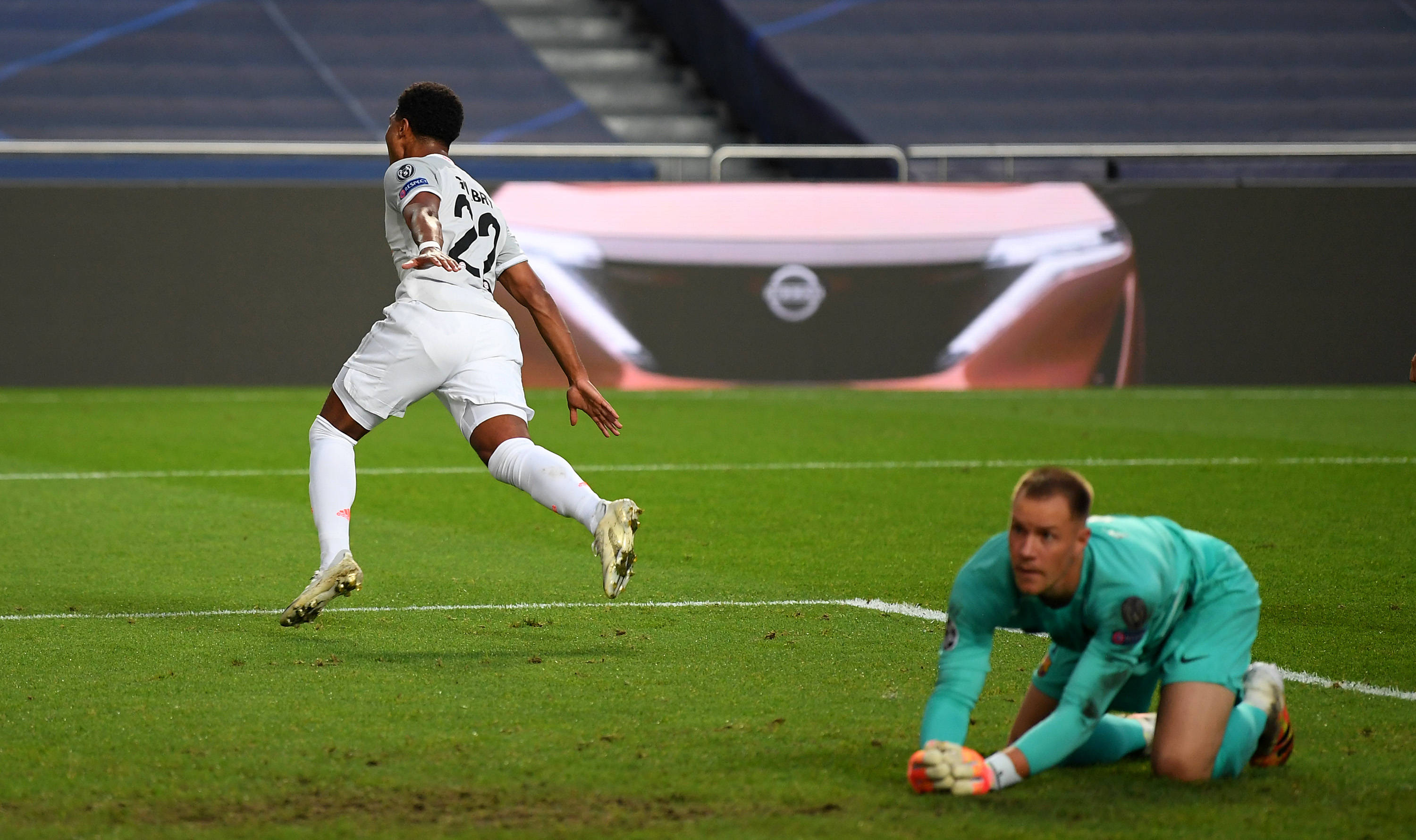 金球奖&FIFA最佳对比：近十年6次相同，梅西莱万争议大（金球奖与FIFA最佳盘点：近十年6度重合，梅西与莱万成争议焦点）