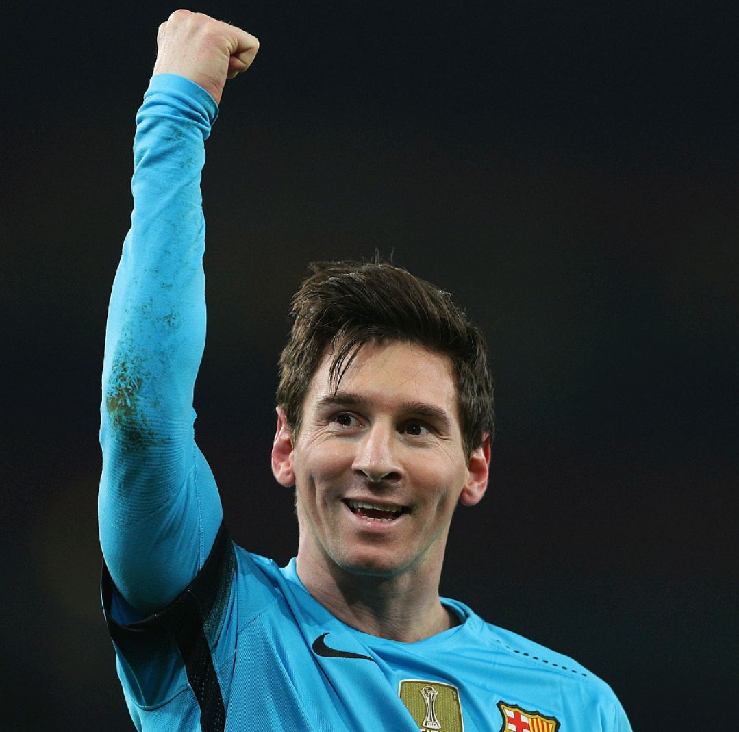 一日英超动向：曼联利物浦难兄难弟，阿森纳领跑态势不可阻挡（英超今日看点：曼联利物浦同陷困境，阿森纳领跑势头难挡）