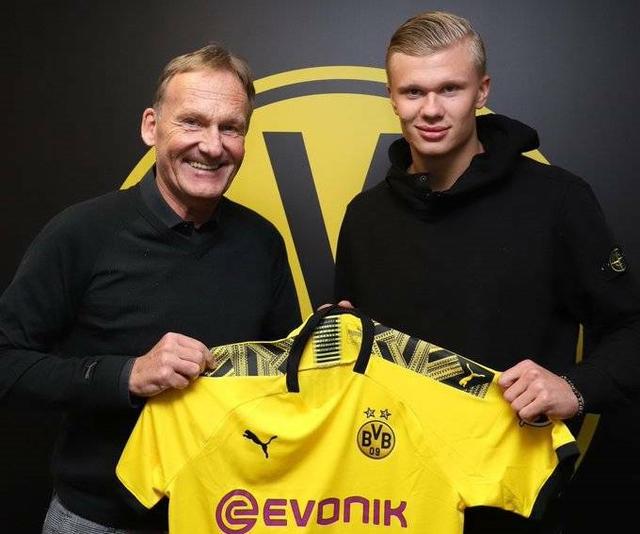 晋级世界杯！挪威击败意大利后哈兰德社媒晒图并配文：终于！（挪威击败意大利闯入世界杯，哈兰德社媒晒照直呼：终于！）