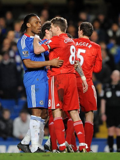 巴媒：内马尔今天将接受膝部手术，由巴西国家队队医主刀（巴西媒体称内马尔今日接受膝部手术，巴西队队医主刀）