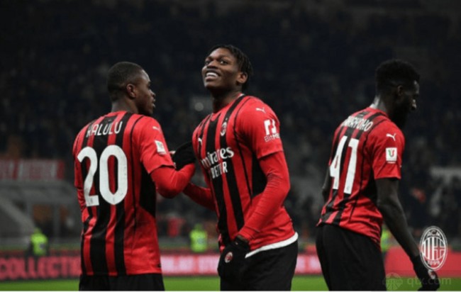 刘建宏：邵佳一已经表现出了一个现代教练的风度和气质