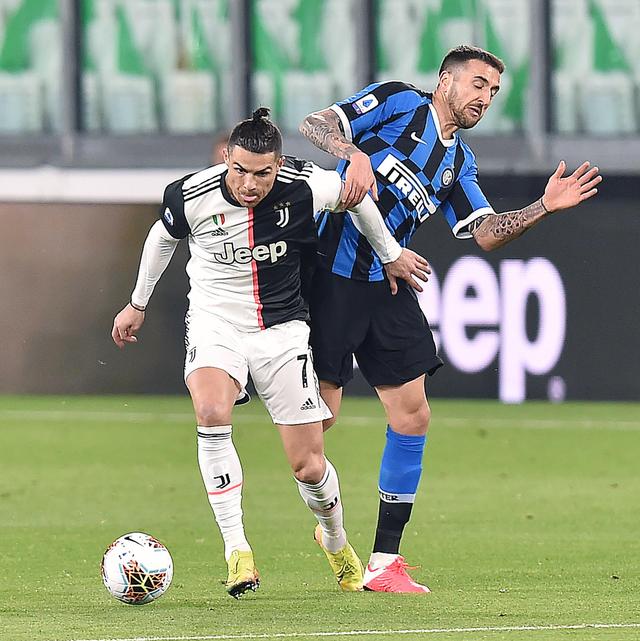 引多队争抢! 阿斯：塞尔塔相信阿连德能卖450万 与迈阿密仍存分歧（多队竞逐！AS称塞尔塔看好阿连德卖出450万，与迈阿密仍未达一致）