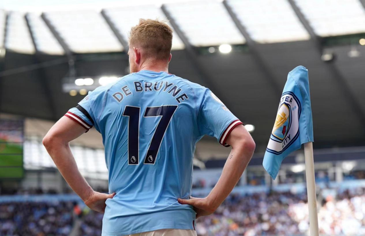 欧冠夺冠赔率：巴萨微弱优势领跑 巴黎力压枪手（欧冠夺冠赔率：巴萨以微弱优势居首，巴黎压过阿森纳）