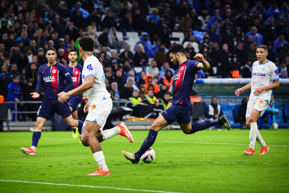 曼联非洲杯三国脚下轮恐缺阵，仍在谈判！阿莫林披露德里赫特伤情