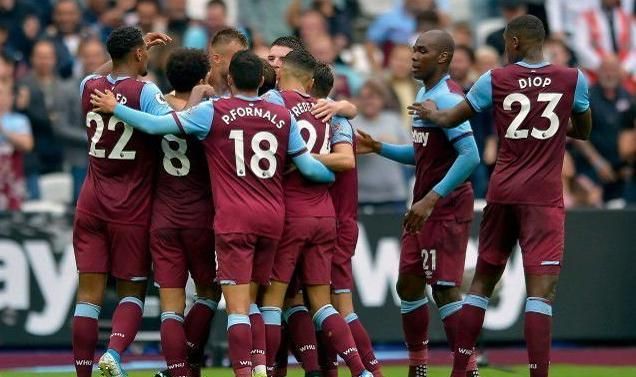 弗兰克：范德芬进球前我心想他要去哪，在场边喊让他快传球