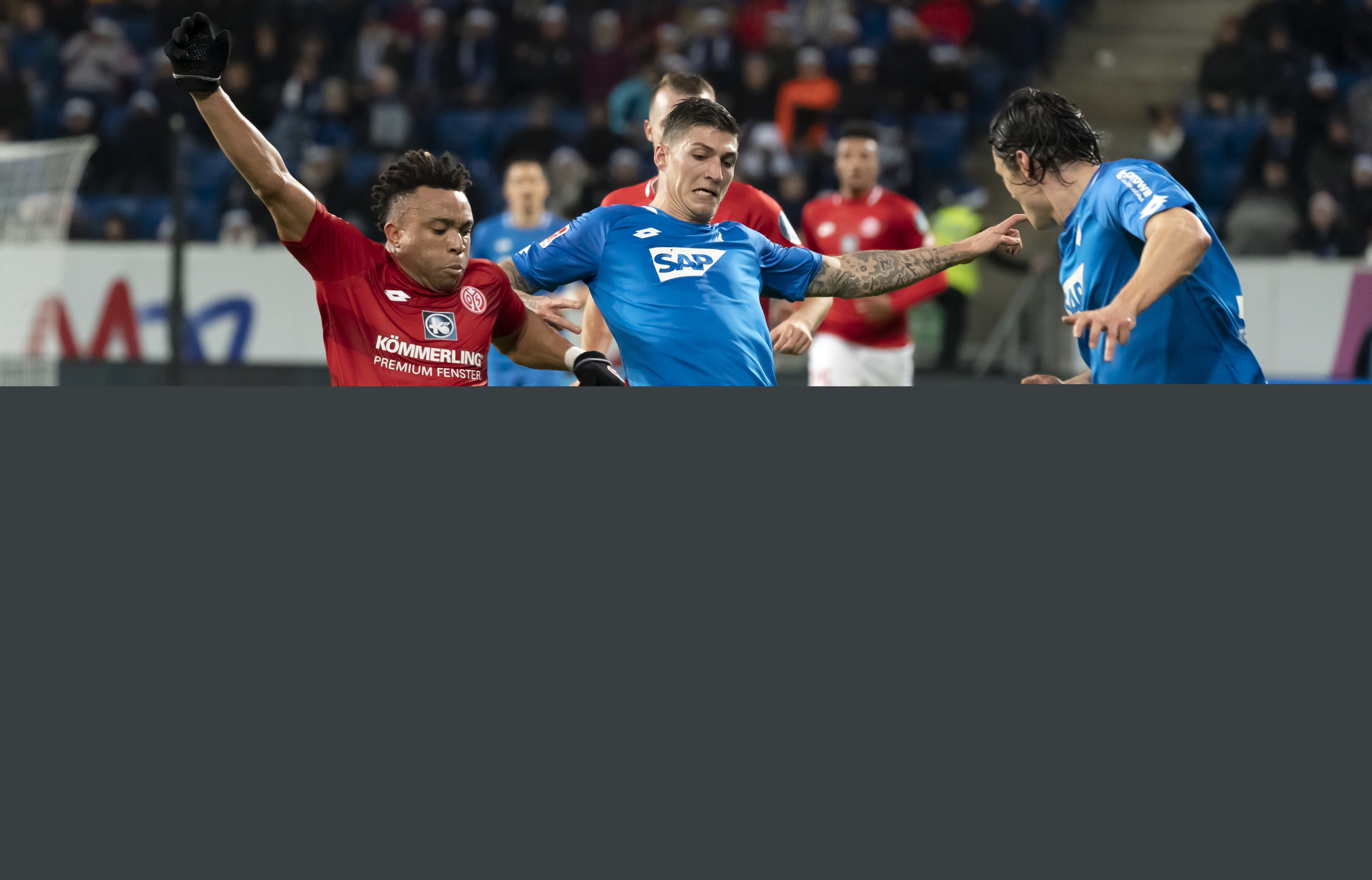 来和哥哥学习技术？乔布和贝林厄姆女友现身伯纳乌看台（乔布携贝林厄姆女友亮相伯纳乌看台，疑似向哥哥取经）